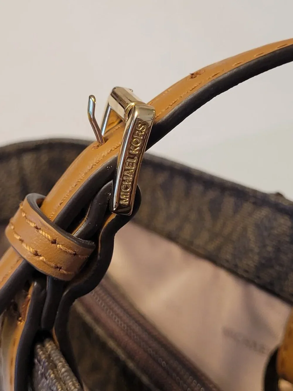 Michael Kors Jet Set East West Signature Tote